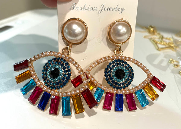 Eye earrings